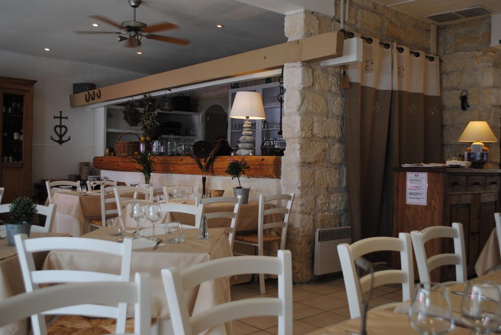 Hotel Restaurant Le Provencal Le Grau-du-Roi Exterior foto